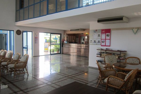 Aymes Hotel