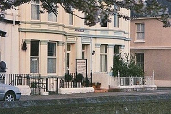 Old Pier Guest House