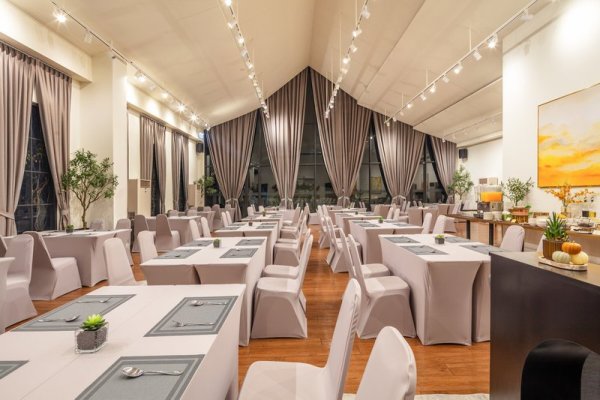 SureStay By Best Western Iconic Ari Jatujak