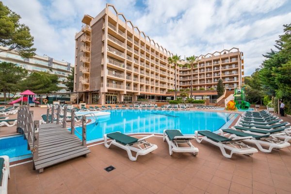 Golden Avenida Suites