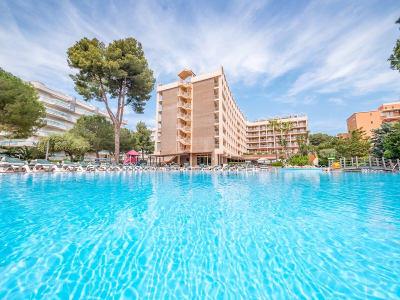 Golden Avenida Suites