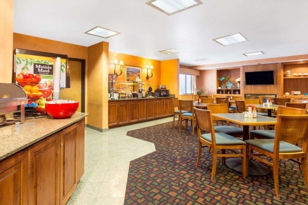 Ramada by Wyndham Kent Seattle Area