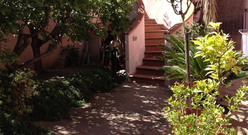 B&B Ciro's House