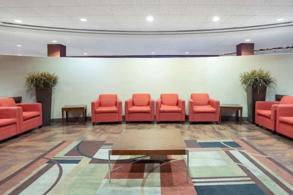 Holiday Inn Express & Suites Phoenix  Midtown