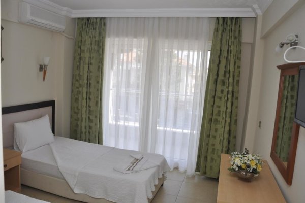 Moni Hotel