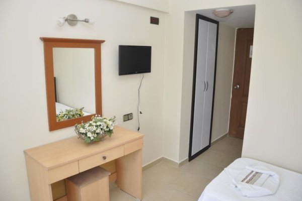 Moni Hotel