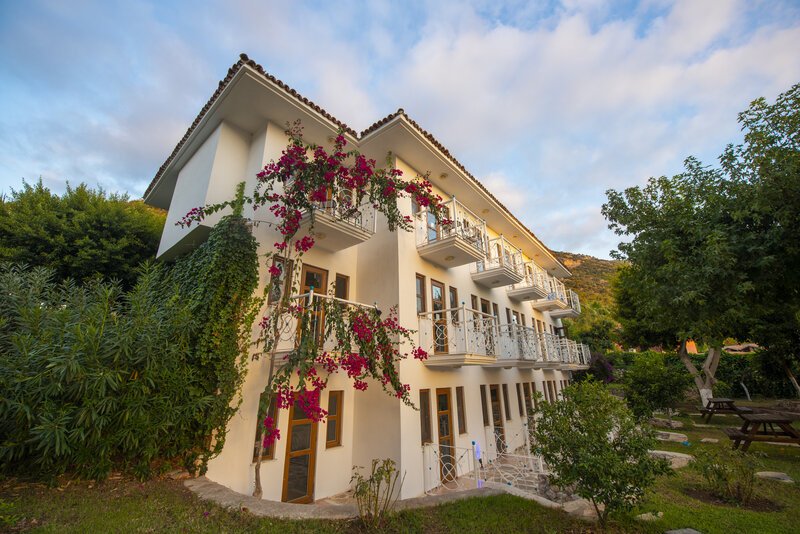 White Otel