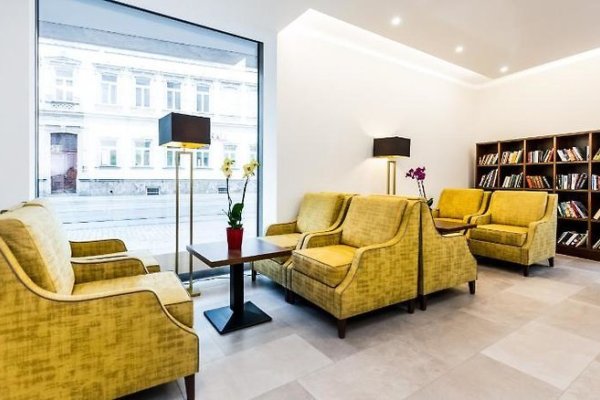 Best Western Plus Royal Suites