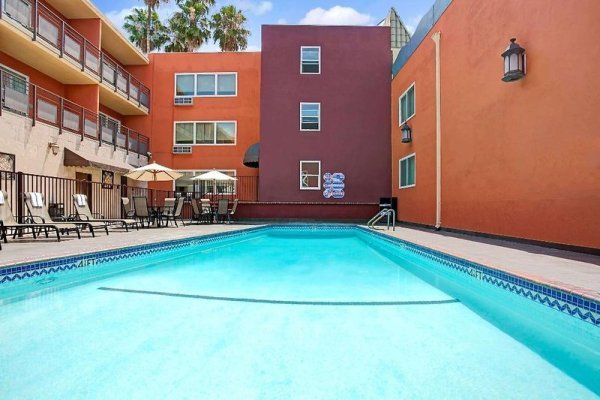 Ramada Los Angeles Downtown West