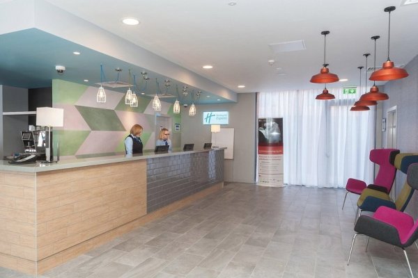 Holiday Inn Express Aberdeen Airport