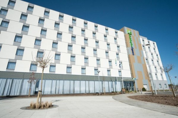 Holiday Inn Express Aberdeen Airport