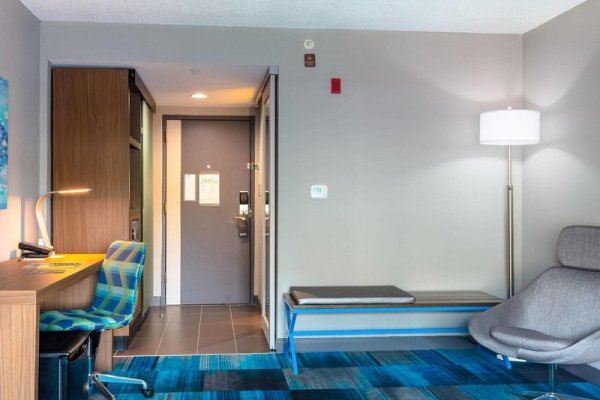 Aloft Columbia Harbison
