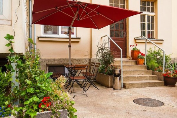 Hotel Cloister Inn