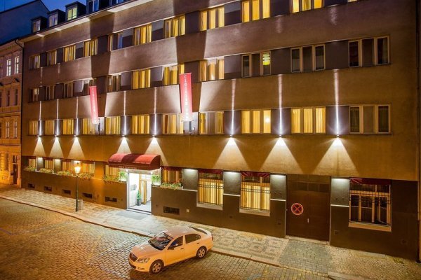Hotel Cloister Inn