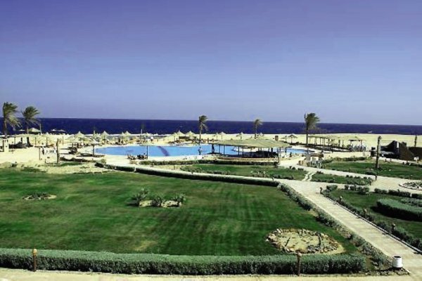 Hotel Carnelia Beach Resort