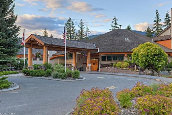 The Quaaout Lodge & Spa at Talking Rock Golf Resort