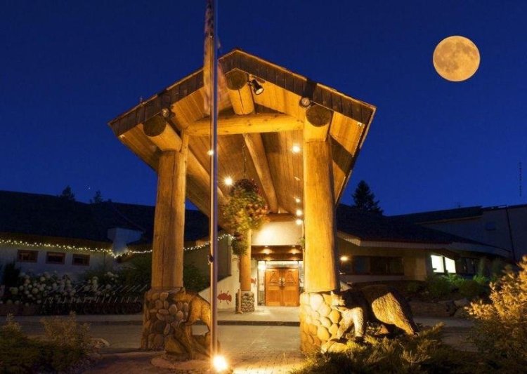The Quaaout Lodge & Spa at Talking Rock Golf Resort