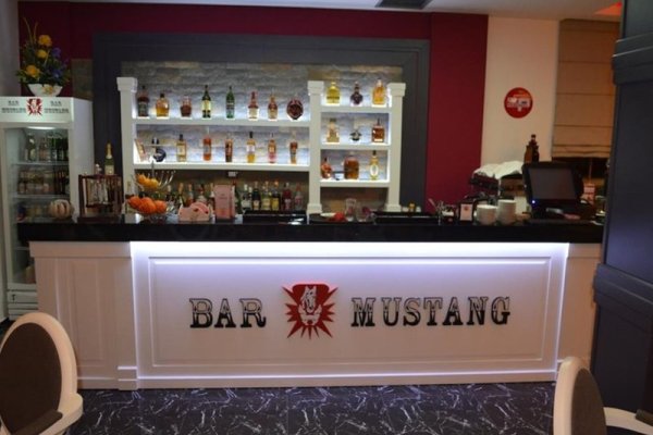 Mustang Hotel
