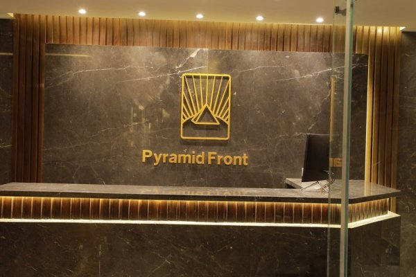 Pyramid Front Hotel
