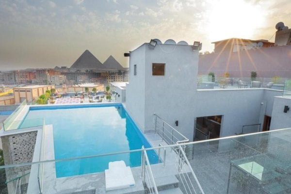 Pyramid Front Hotel
