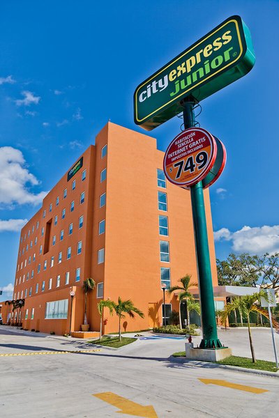 City Express Junior Ciudad del Carmen
