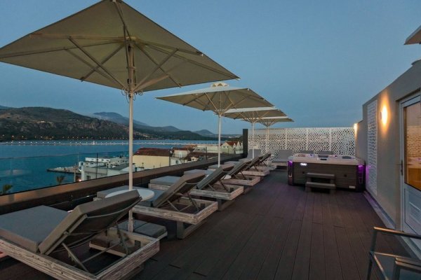 Mouikis Hotel