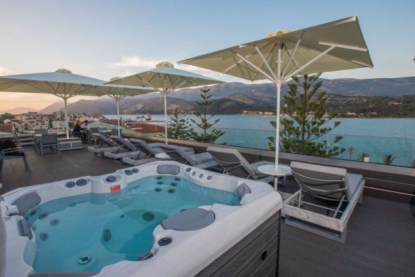 Mouikis Hotel