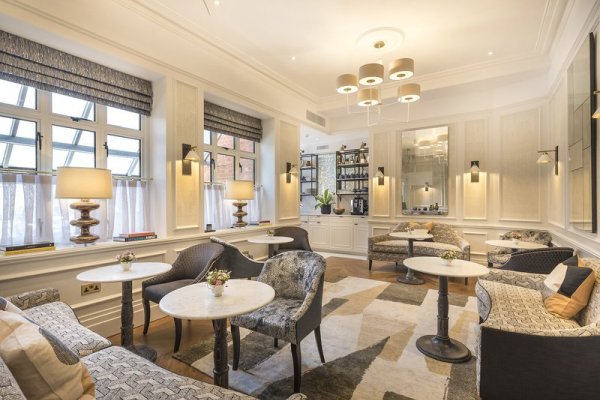 The Capital Hotel, Apartments & Townhouse