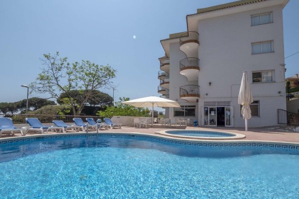Apartamentos AR Muntanya Mar