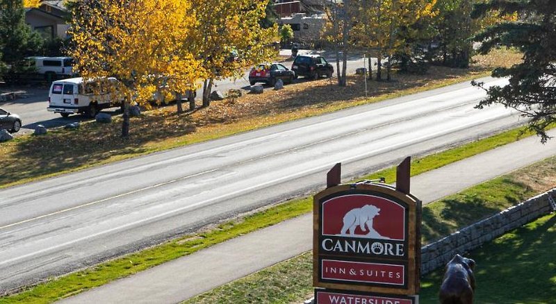 Canmore Inn & Suites