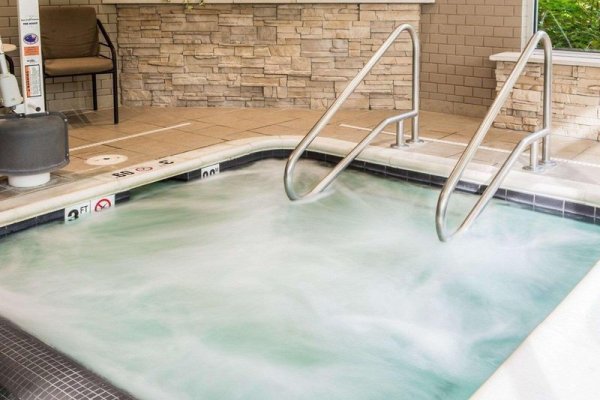 Cambria Hotel Traverse City