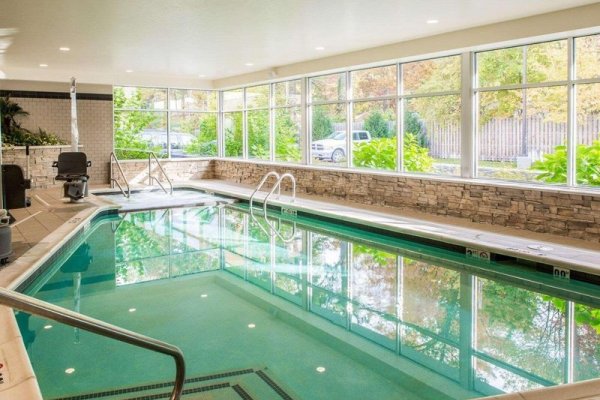 Cambria Hotel Traverse City