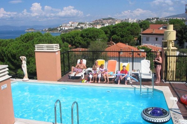 Hotel Rosy Suites