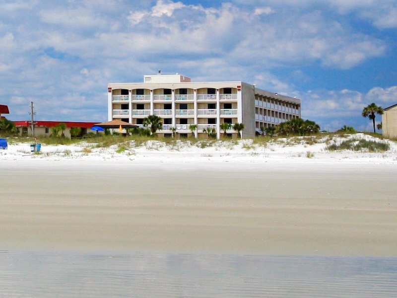 Holiday Isle Oceanfront Resort