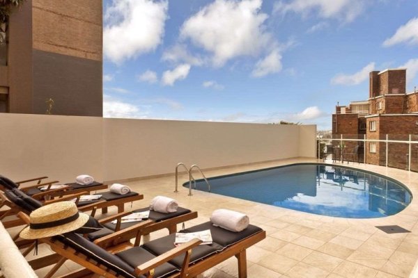 Macleay Hotel