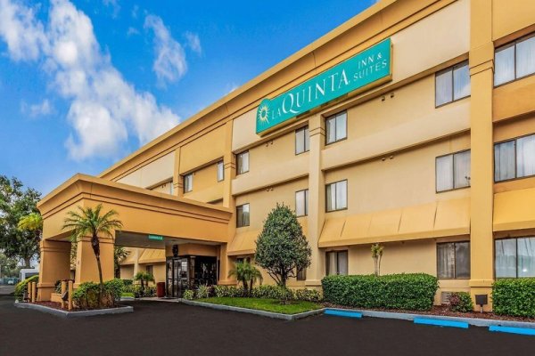 La Quinta Inn & Suites By Wyndham Orlando South