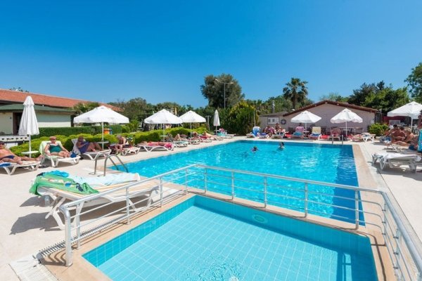 Altinkum Bungalow Hotel