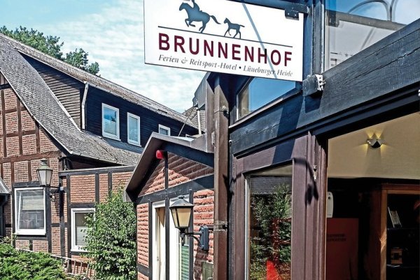 CAREA Ferien- & Reitsport-Hotel Brunnenhof