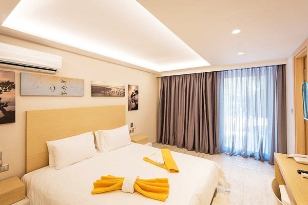 Kalogria Beach Hotel