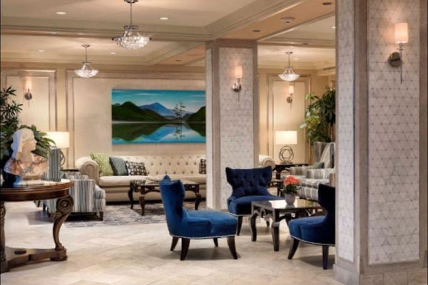 Chateau Victoria Hotel & Suites