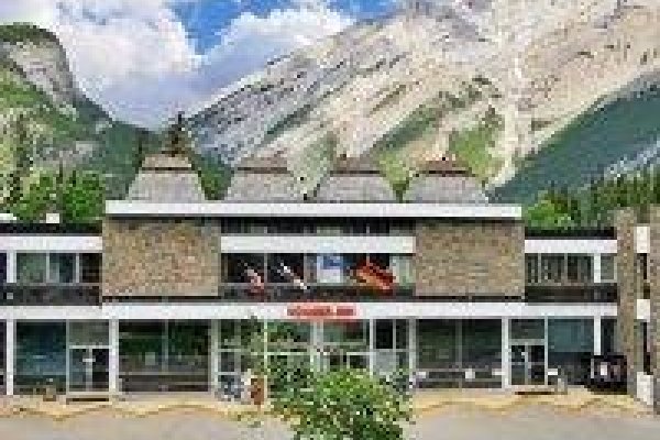 Moxy Banff
