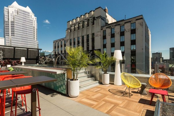 Renaissance Montreal Downtown Hotel