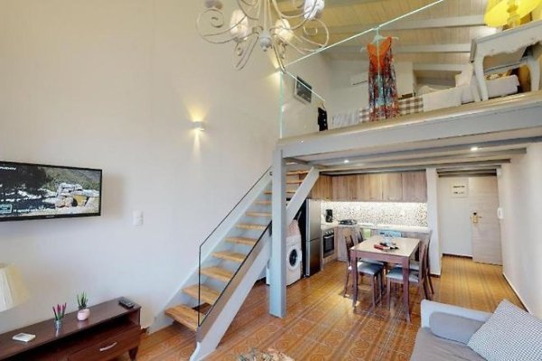 Porto Enetiko Suites