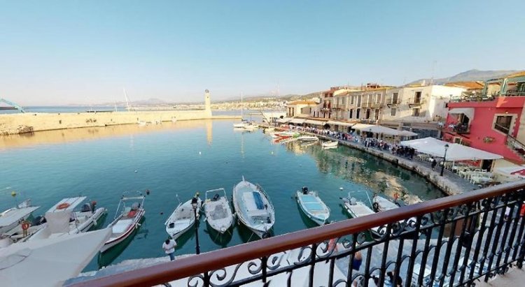 Porto Enetiko Suites