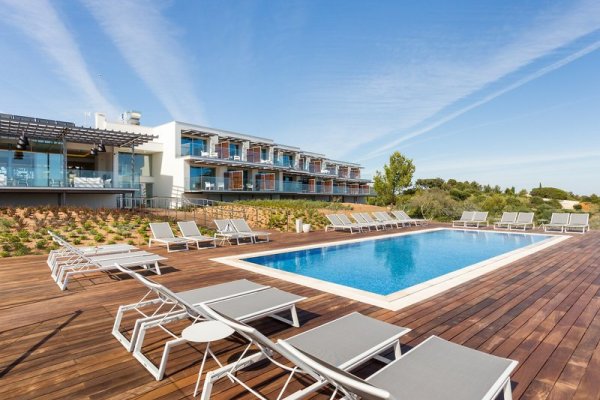 Palmares Beach House Hotel