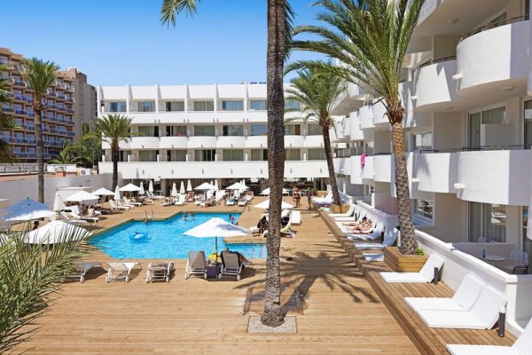Palmanova Beach Apartments by TRH