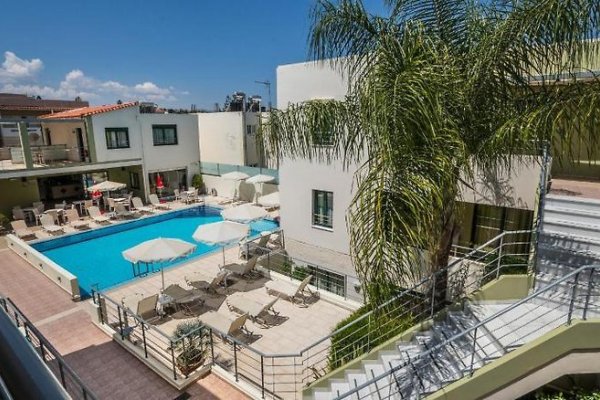Athina Beach Hotel