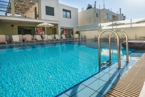 Athina Beach Hotel