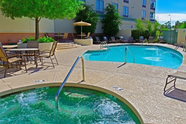 Holiday Inn Hotel & Suites Phoenix Airport