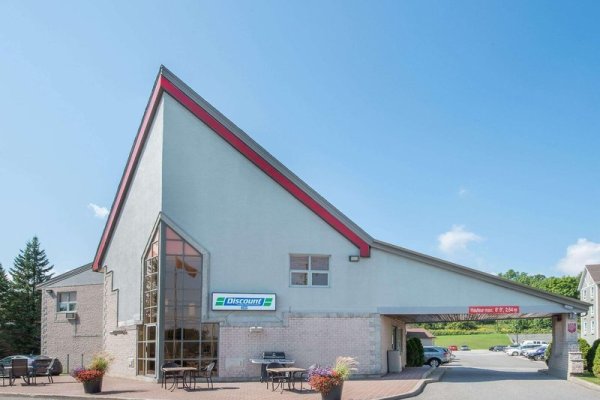 Clarion Pointe Quebec Airport